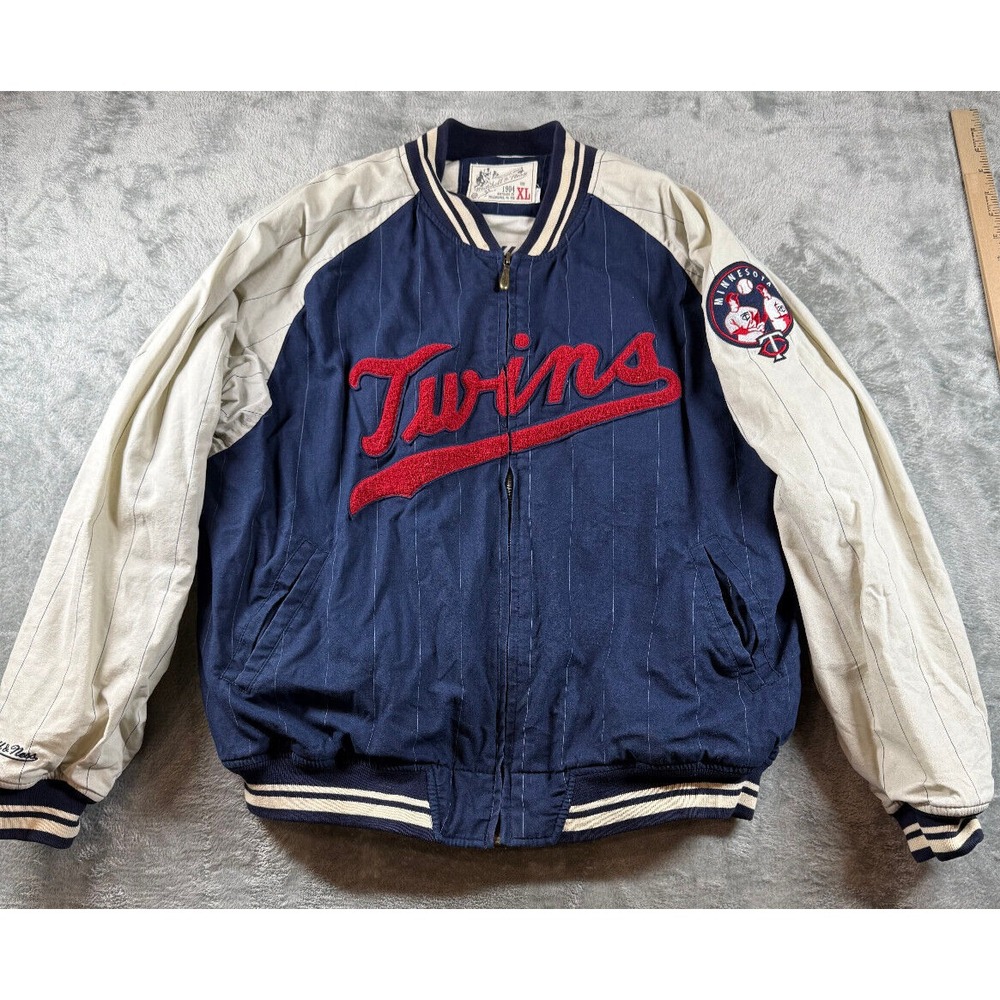 Minnesota Twins Mitchell & Ness Zip Up Jacket Size XL